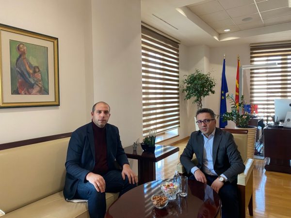 Kryetari z.Arifi takohet me ministrin e financave z.Fatmir Besimi