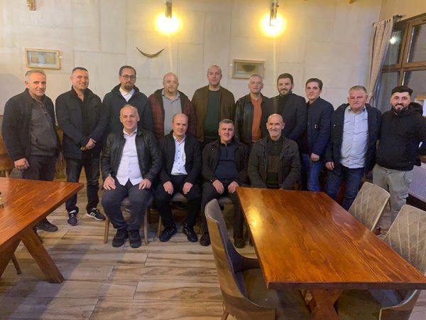 Sot Kryetari i Komunës së Likovës, z.Erkan Arifi pati një takim shumë të ngrohtë me anëtarët klubit të shahut “Teuta”.