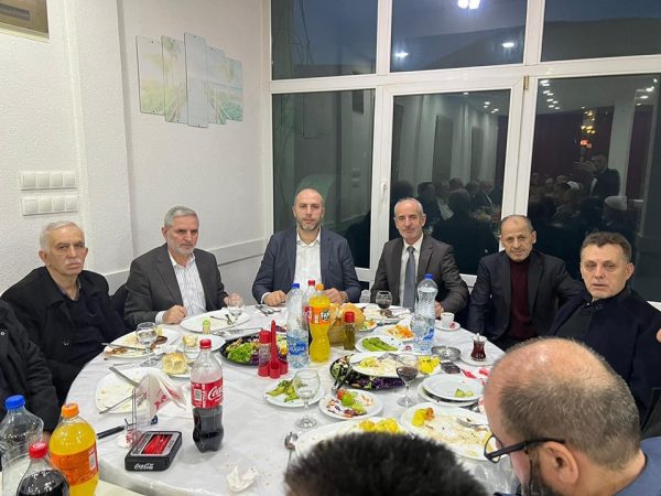 Kryetari i Komunës së Likovës, z. Erkan Arifi, shtroi iftar për Myftininë e Bashkësisë Islame për Kumanovë dhe Likovë
